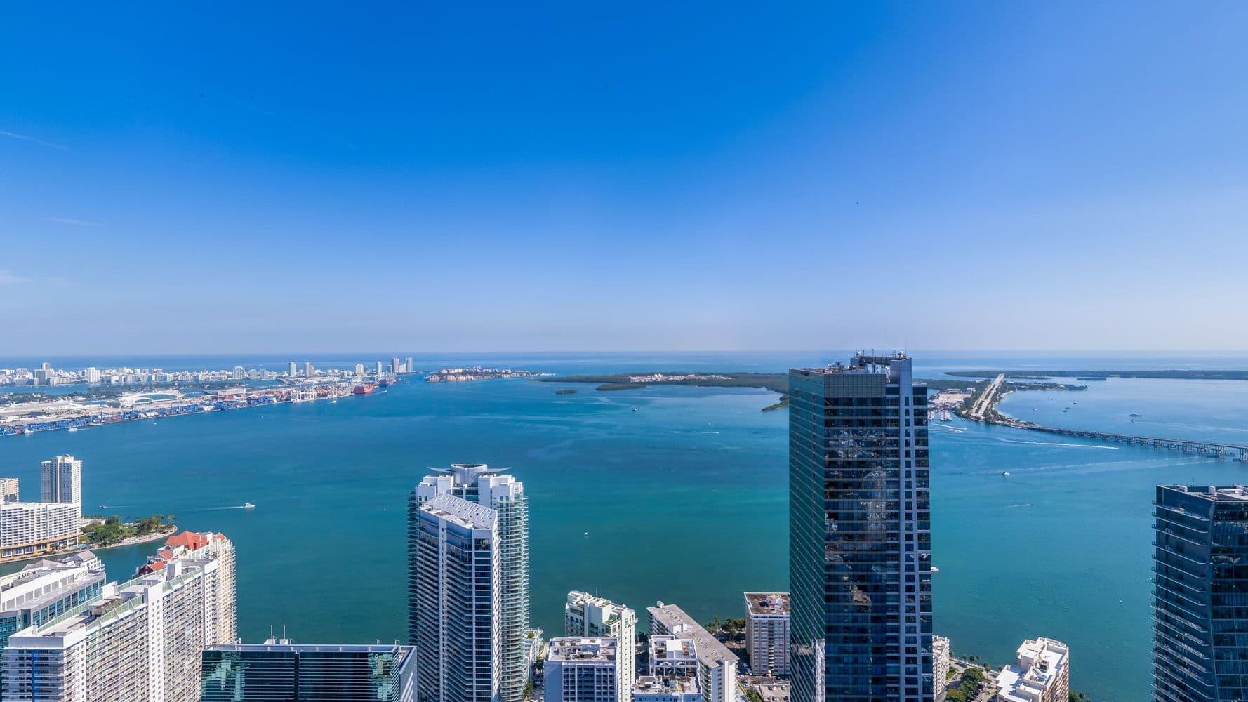 Actual east view from floor 69 (750 ft)